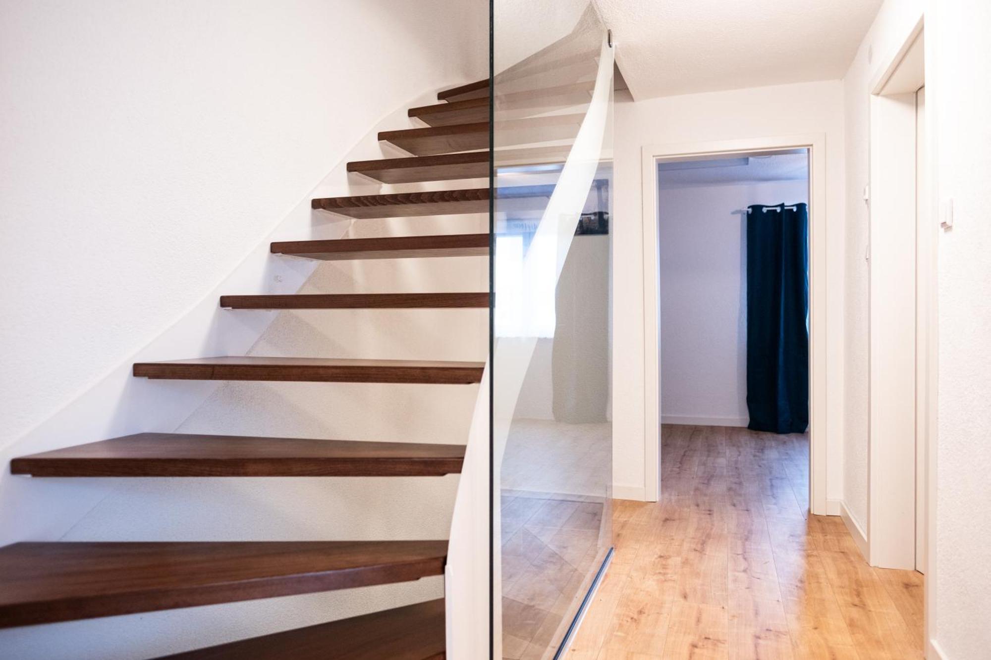 Klassen Apartments! Stadtnahes Ferienhaus* Mit Terrasse In Aulendorf * Fuer 6-8 Personen エクステリア 写真